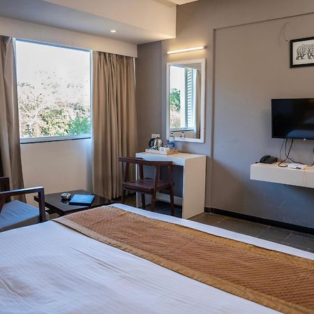 Hotel Dwarawata Dharwad Esterno foto