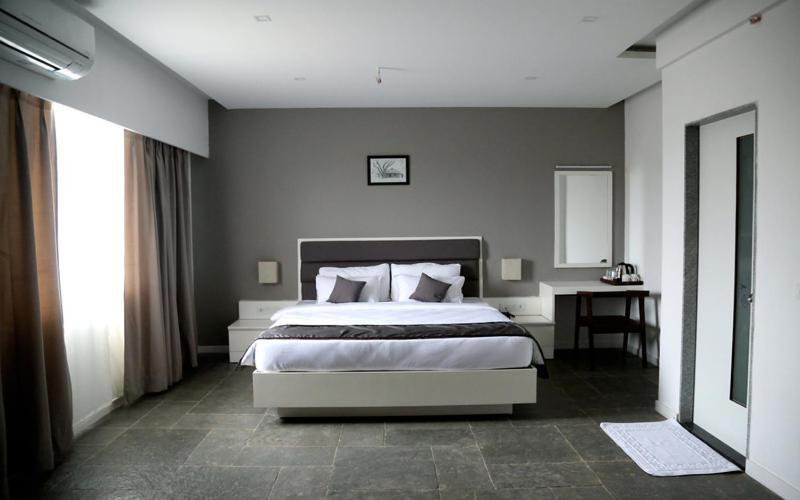 Hotel Dwarawata Dharwad Esterno foto
