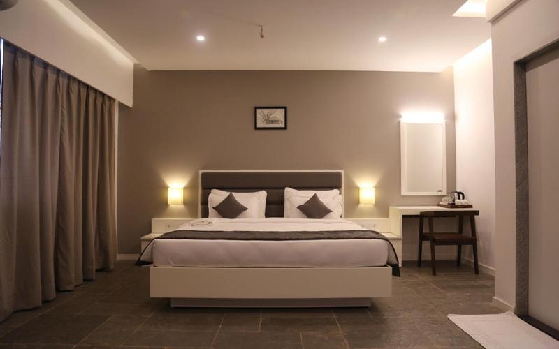 Hotel Dwarawata Dharwad Esterno foto