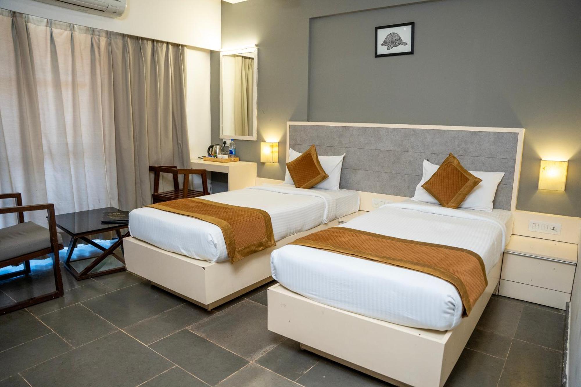 Hotel Dwarawata Dharwad Esterno foto
