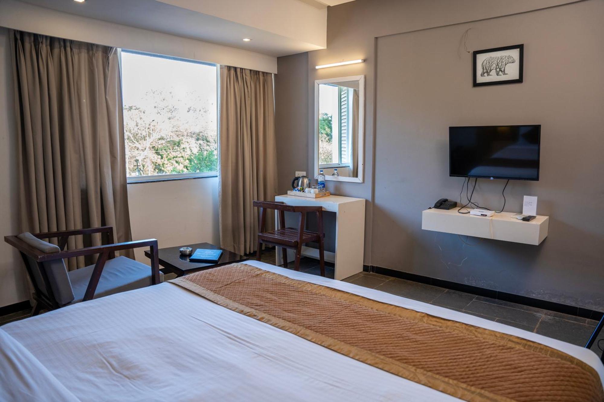 Hotel Dwarawata Dharwad Esterno foto